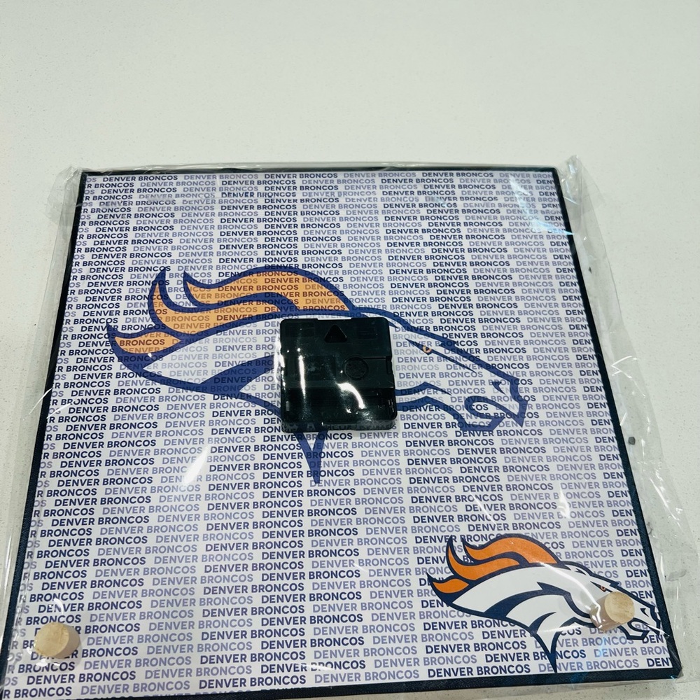 Bronco clock - Picture 3 of 3